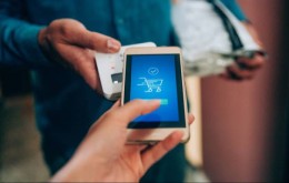 Iniciativa do Google para pagamentos via QR Code como alternativa para o NFC em celulares de entrada Iniciativa do Google para pagamentos via QR Code como alternativa para o NFC em celulares de entrada