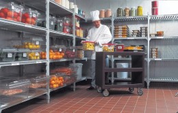 Google em um dilema, como diminuir o desperdício de alimentos sem afetar o benefício favorito de seus funcionários? Google em um dilema, como diminuir o desperdício de alimentos sem afetar o benefício favorito de seus funcionários?