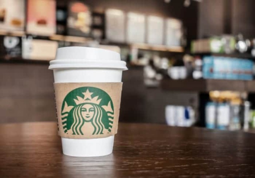 Com mudança de controlador à vista, a situação da Rede Starbucks no Brasil se mostra fragilizada por problemas financeiros. Com mudança de controlador à vista, a situação da Rede Starbucks no Brasil se mostra fragilizada por problemas financeiros.
